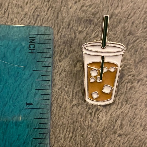 Iced coffee lapel pin - Picture 2 of 3